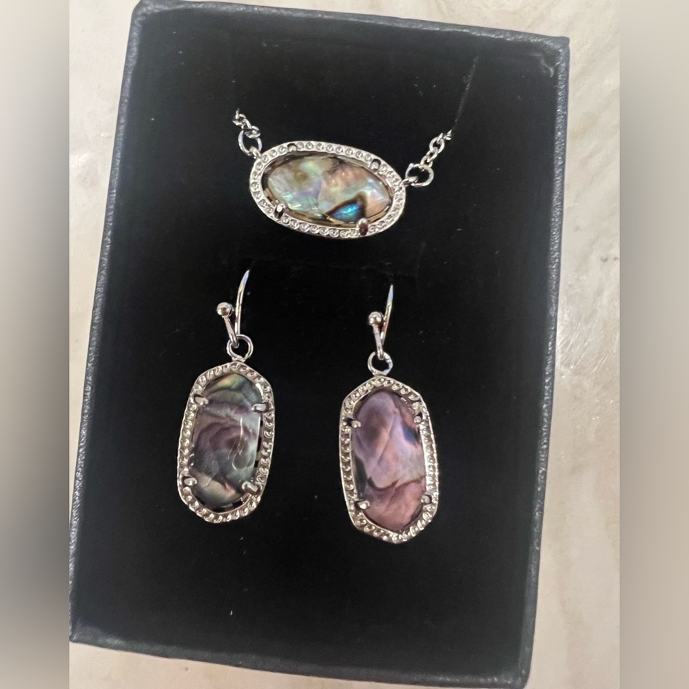 Kendra Scott New IN Box Aboline Shell Elisa Necklace and Earrings.